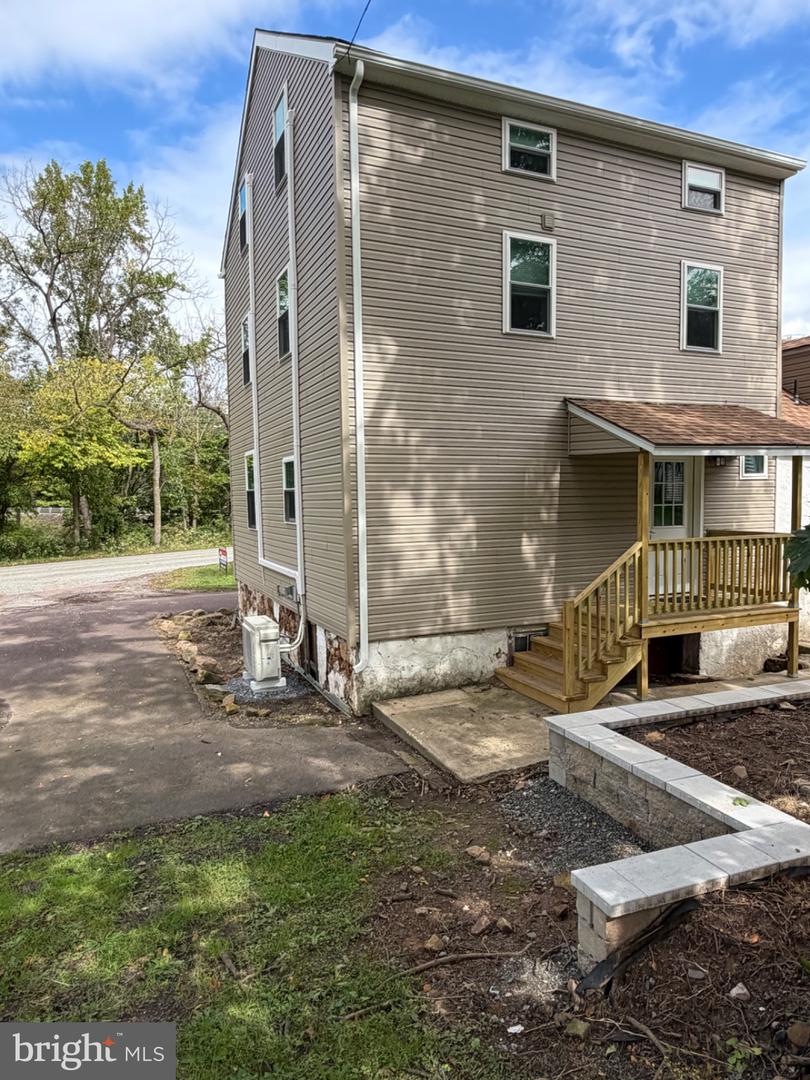 202 Stony Run Rd Property Photo 1