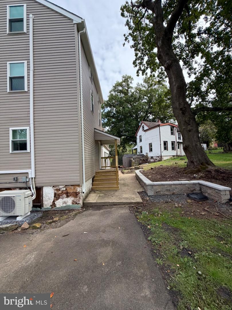 202 Stony Run Rd Property Photo 2