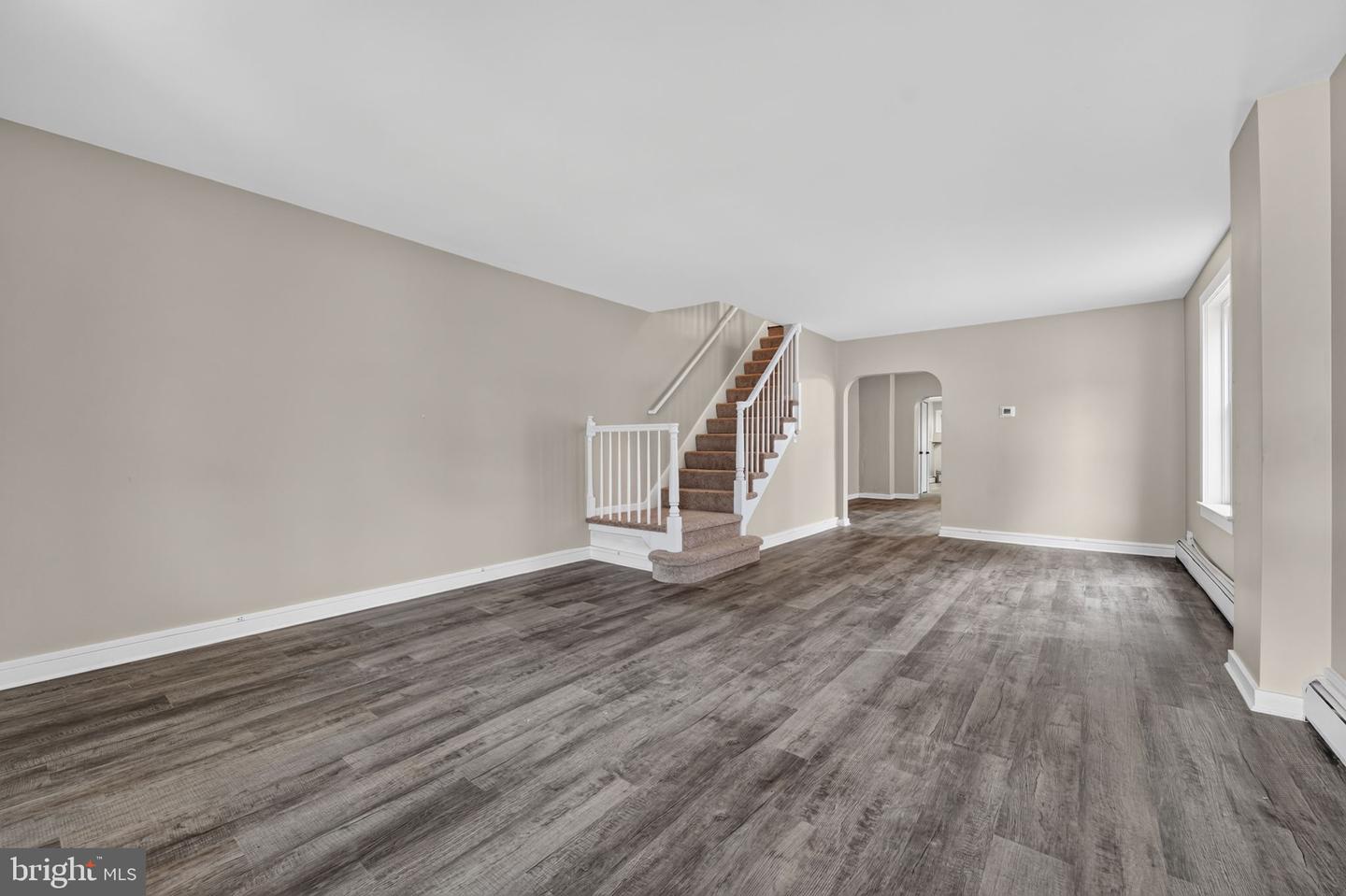 206 Charles St Property Photo 5