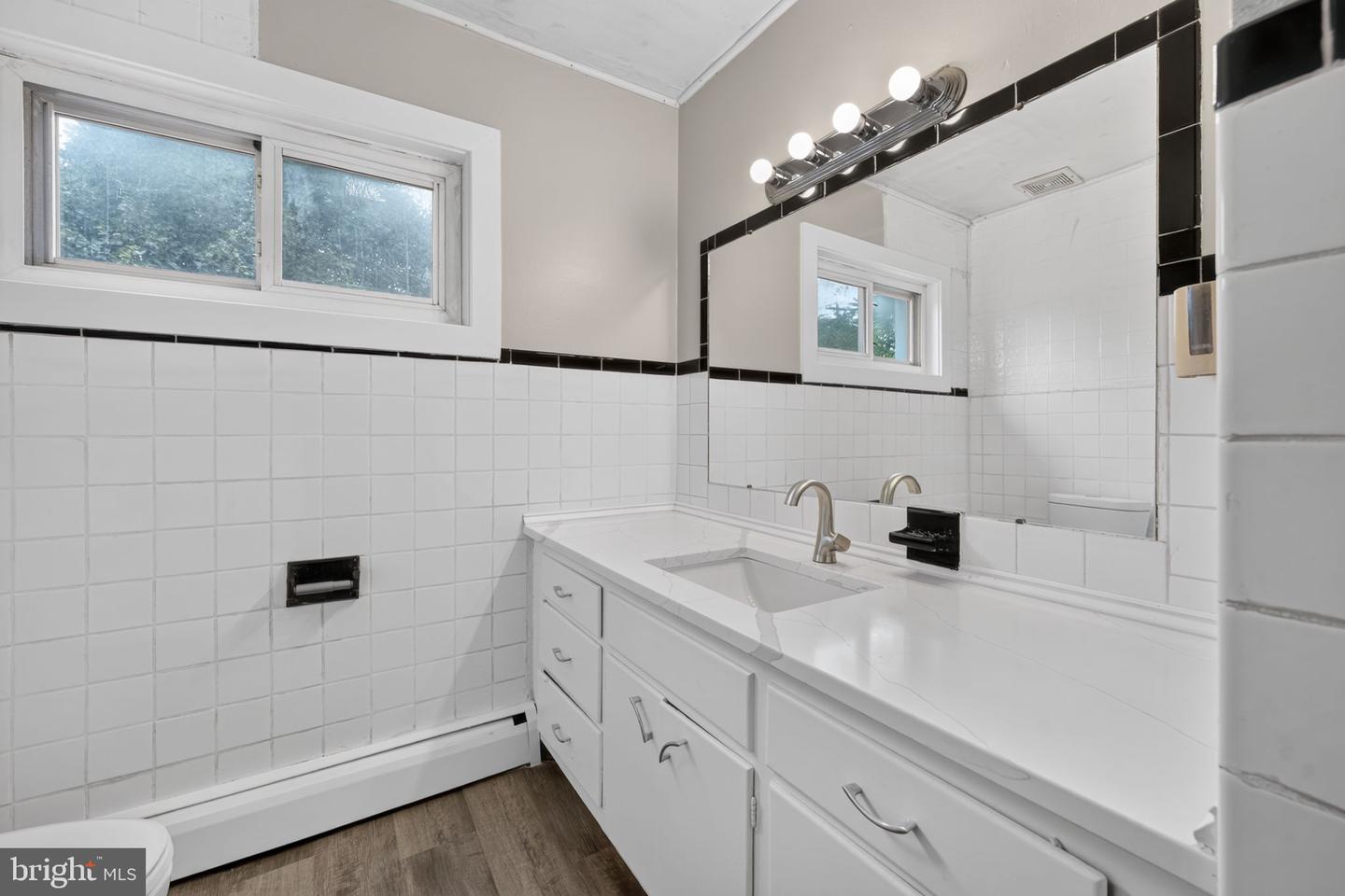 206 Charles St Property Photo 31