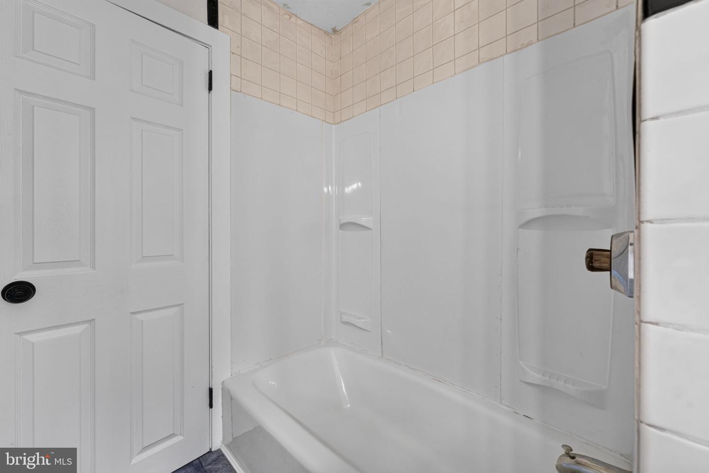 206 Charles St Property Photo 33