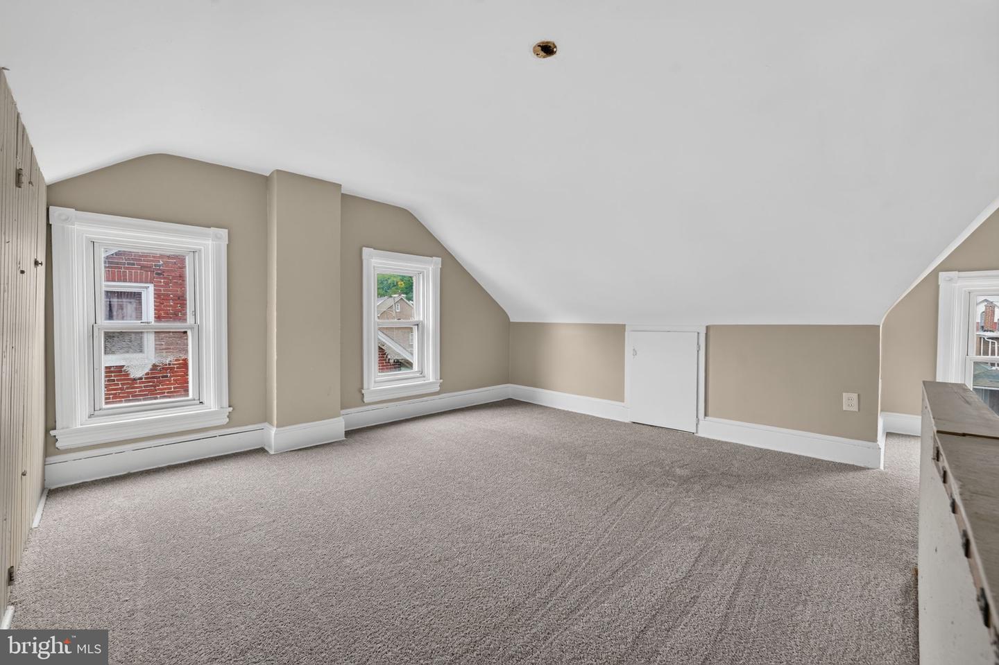 206 Charles St Property Photo 36
