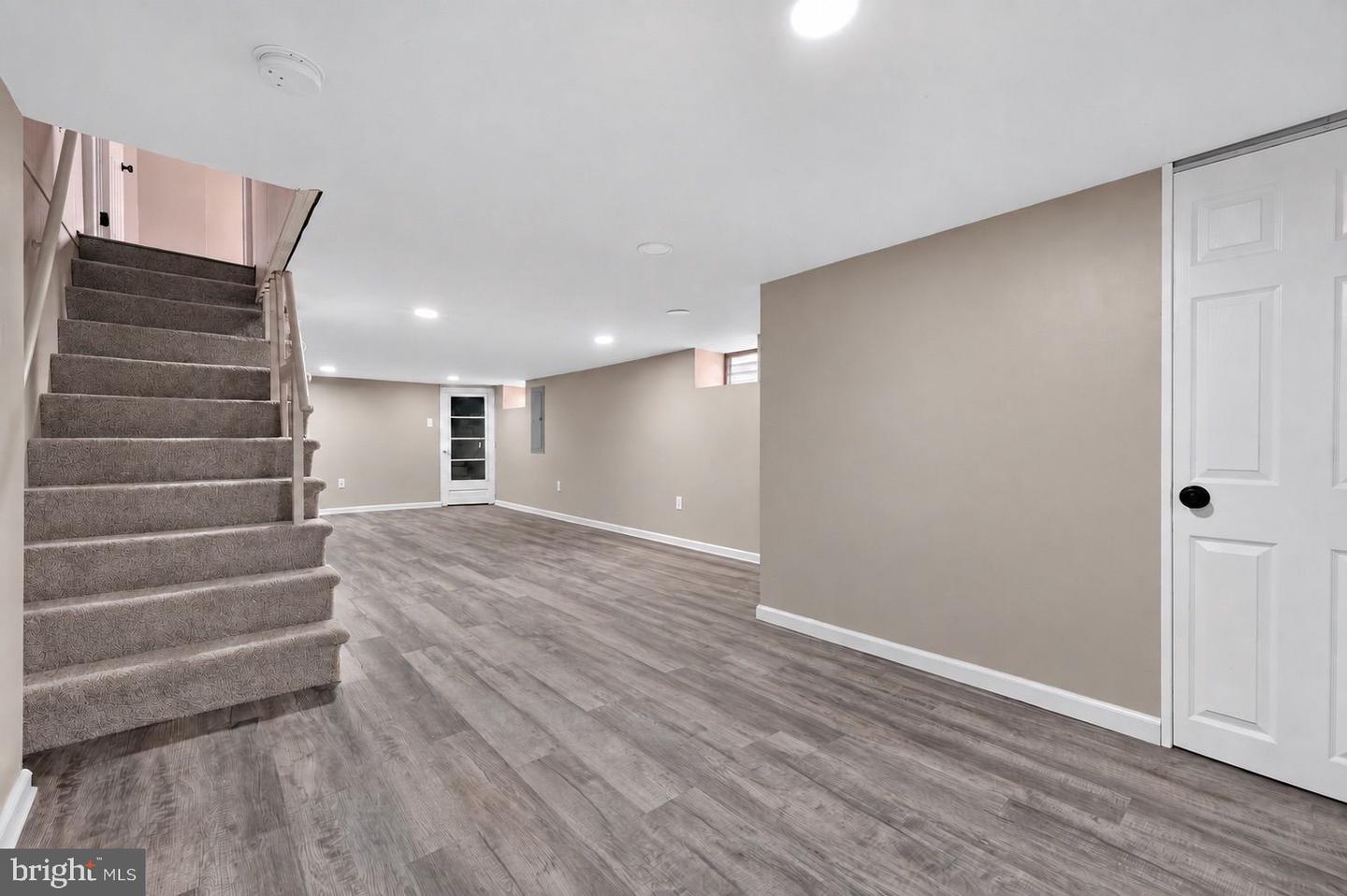 206 Charles St Property Photo 38