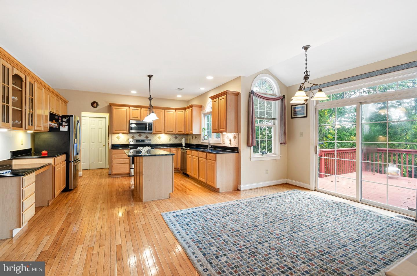 904 Victoria Ct Property Photo 6