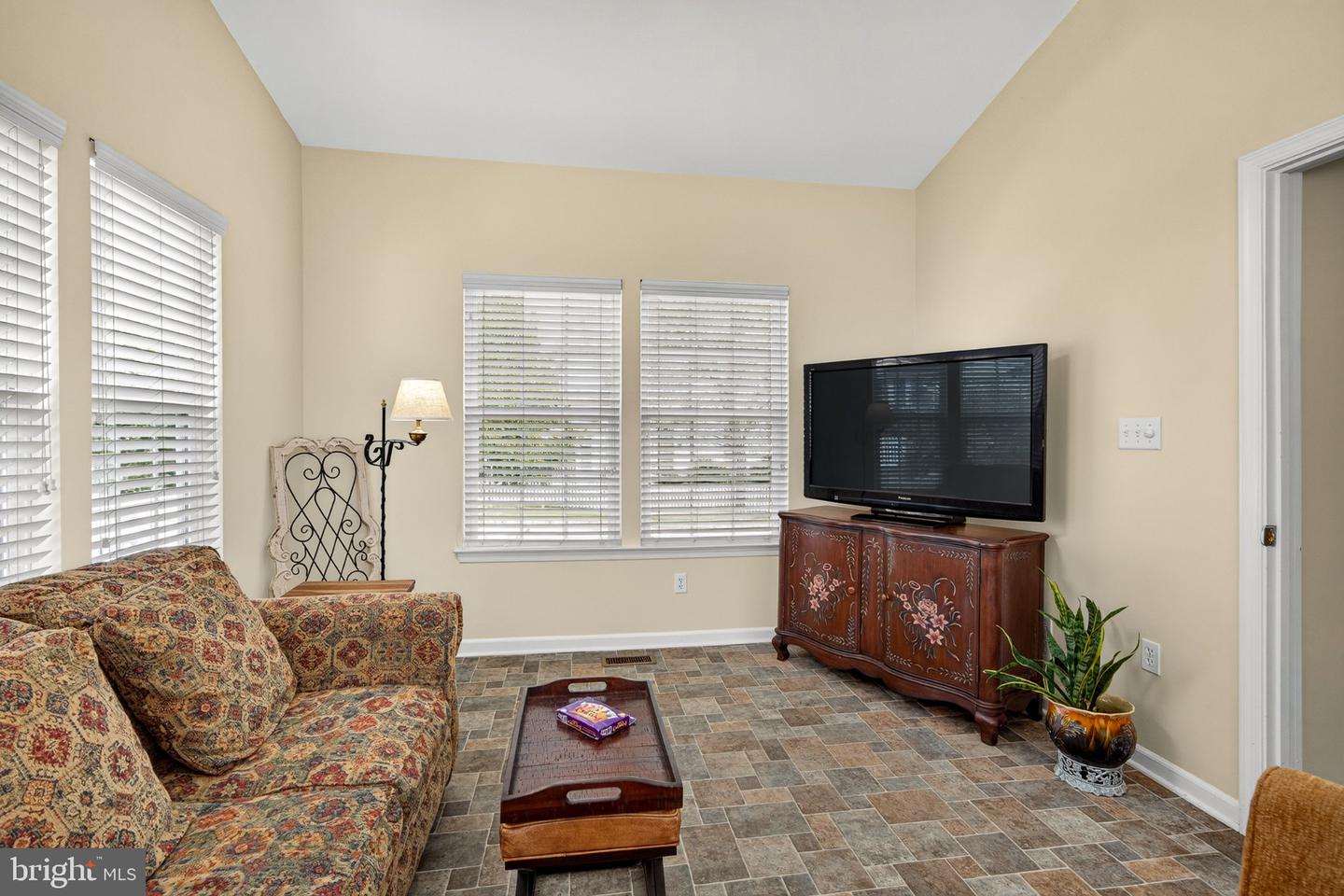 408 Wrigley Blvd Property Photo 37
