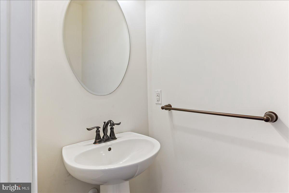 142 Cricket Dr Property Photo 3