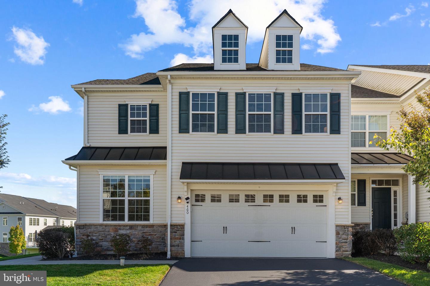 460 LEE PL