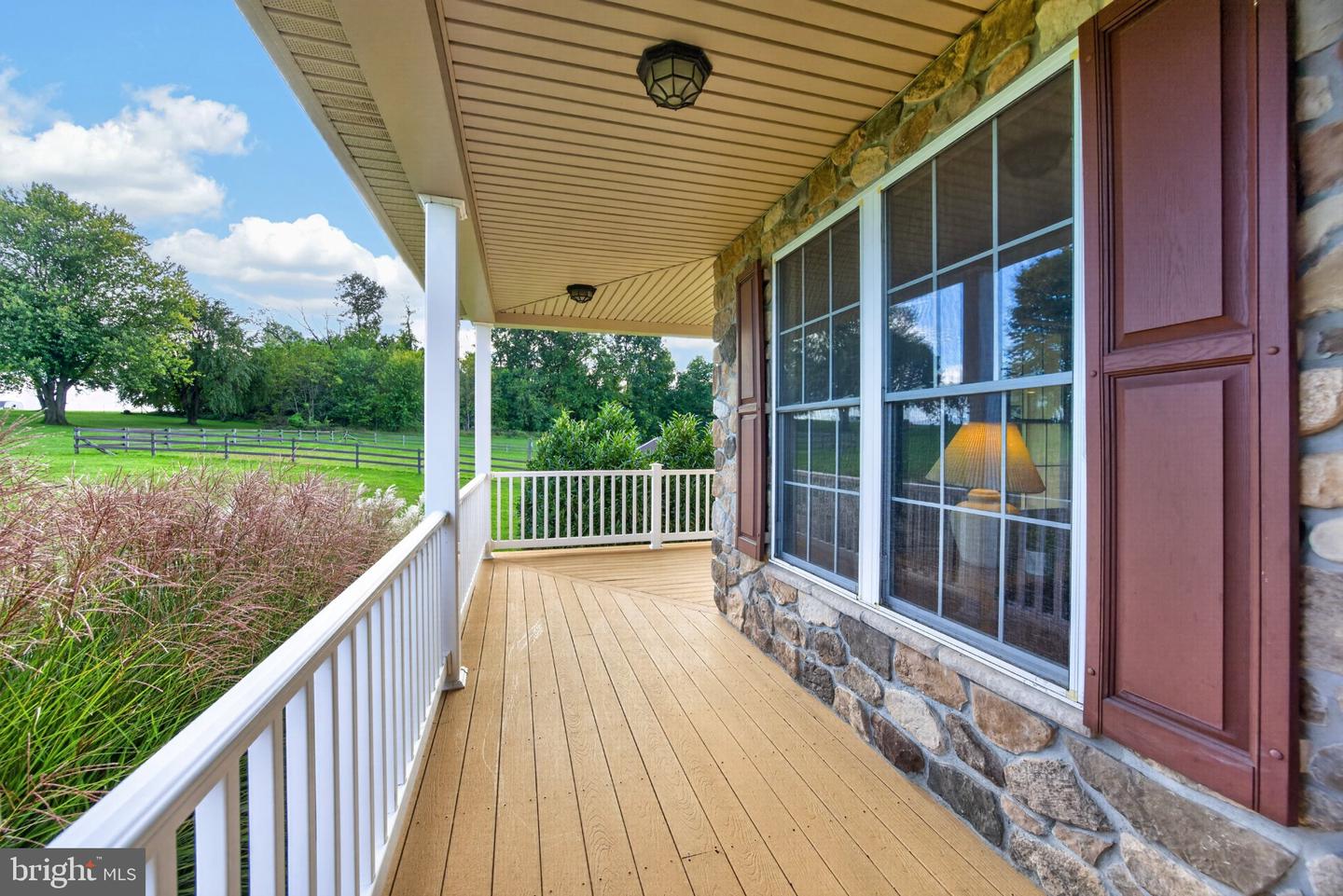 987 N Manor Rd Property Photo 12