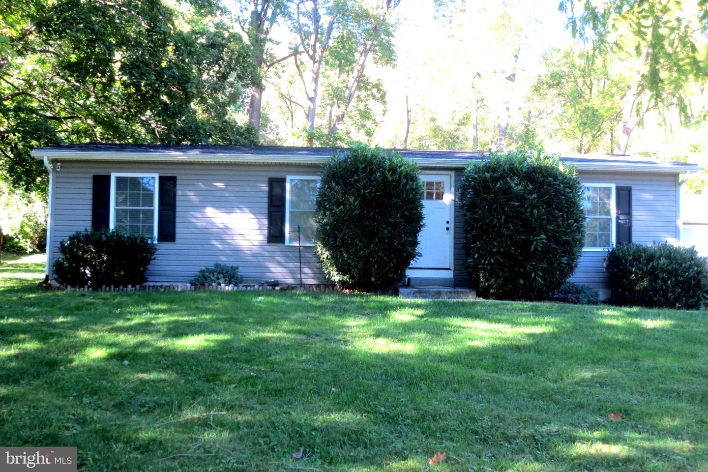 3647 HUMPTON RD Property Photo 1