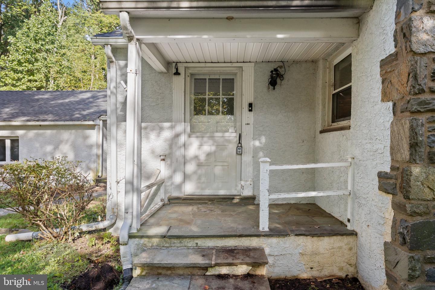 804 Forest Ln Property Photo 3