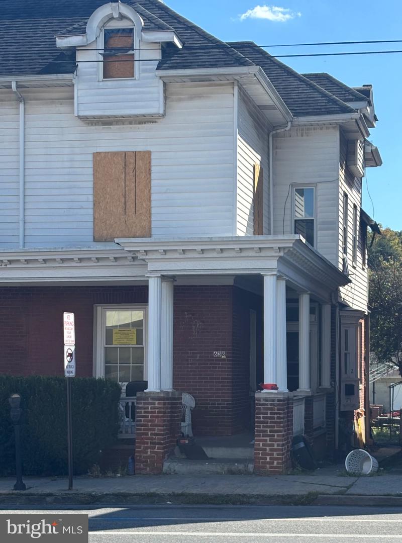 638 E Lincoln Hwy Property Photo 1