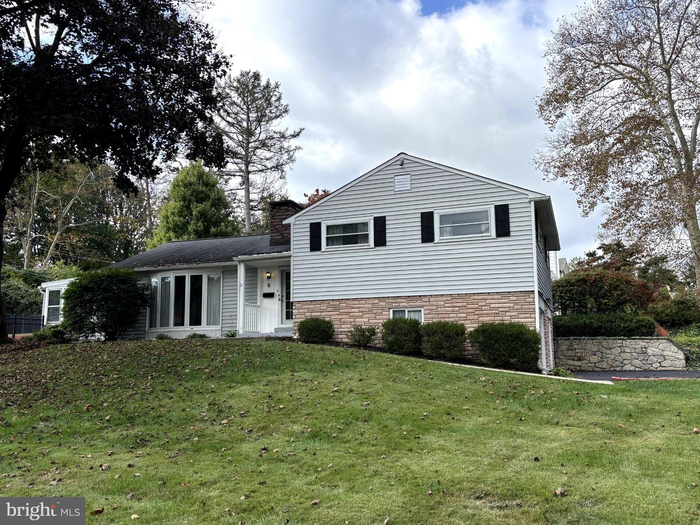 6 Cobblestone Dr Property Photo 1