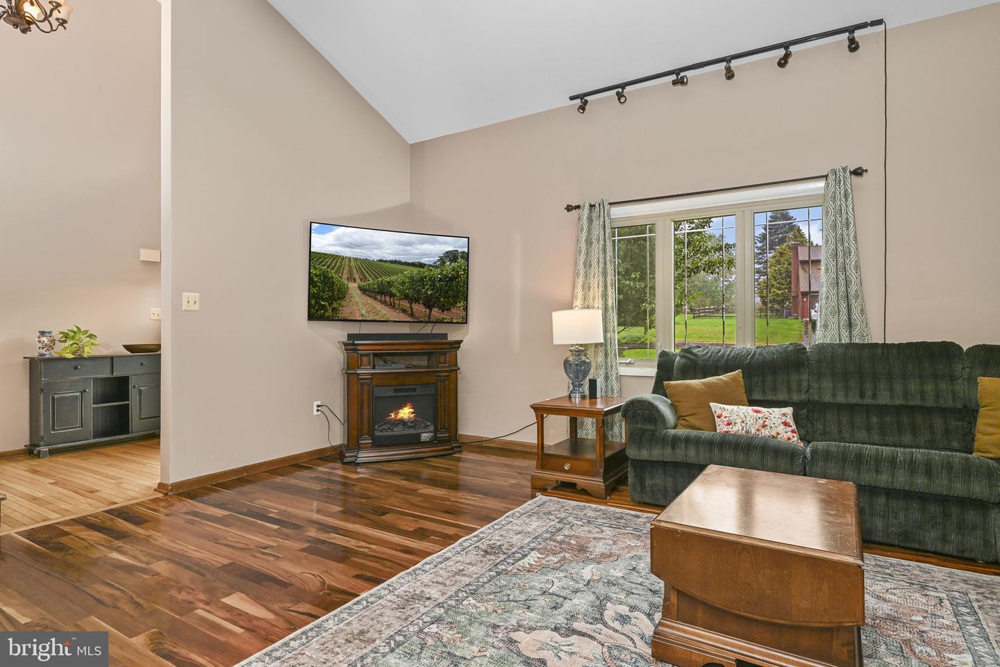 9 Fox Ridge Rd Property Photo 19