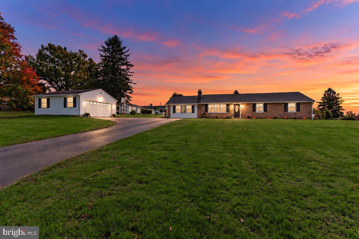 2 Keller Way Property Photo 1