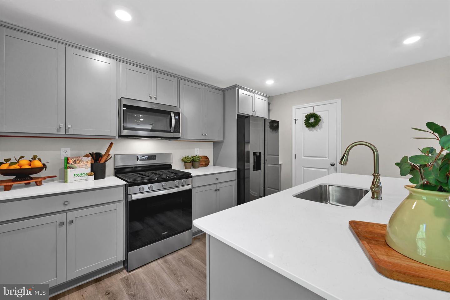 103 Cornwall Pl Property Photo 6