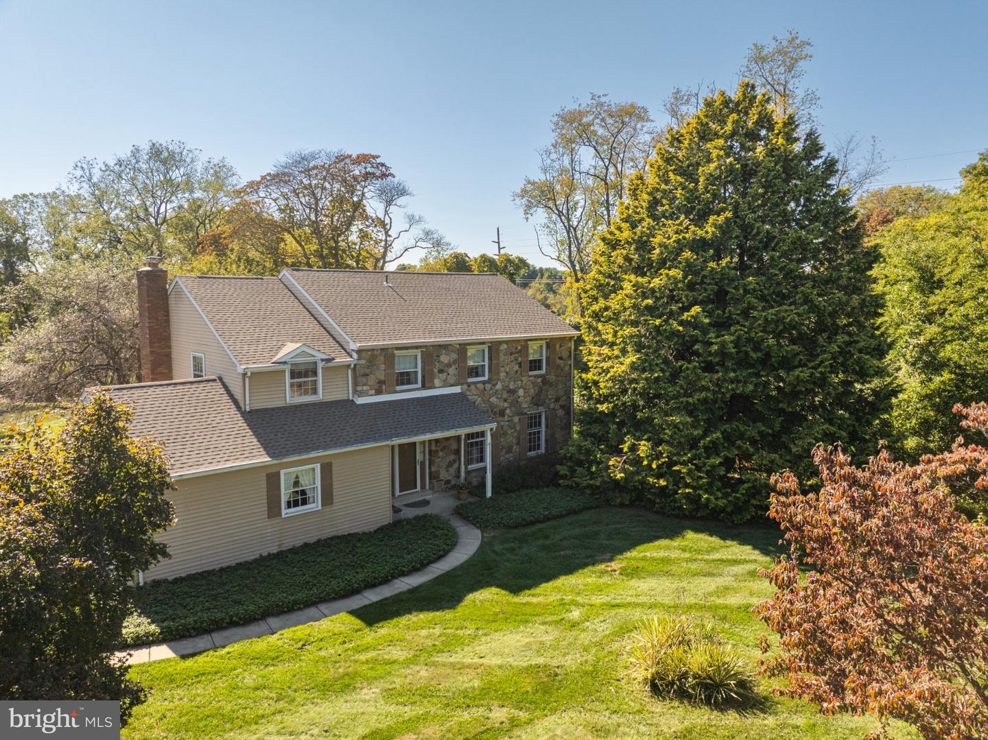 811 Mccomb Ln Property Photo 1