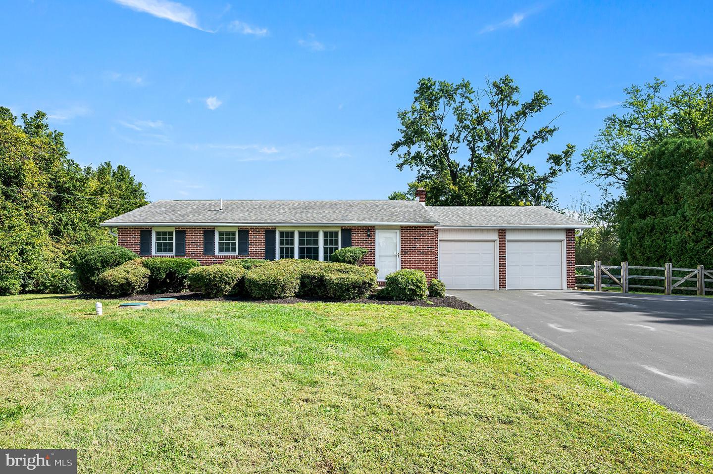 23 S HUNTING HILLS DR