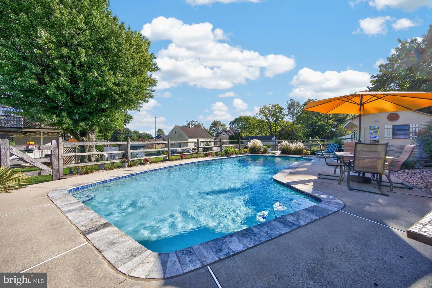 401 Pikeland Ave Property Photo 10