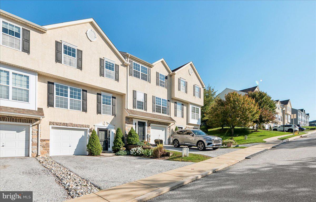 179 LUKENS MILL DR #11 Property Photo 1