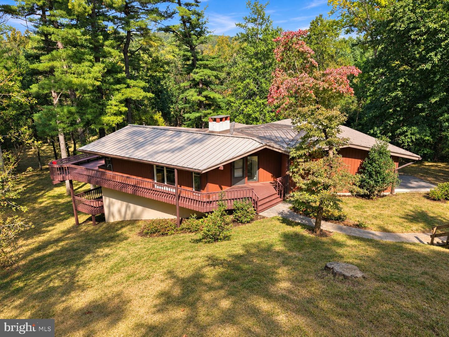 2367 Pheasant Hill Ln Property Photo 2
