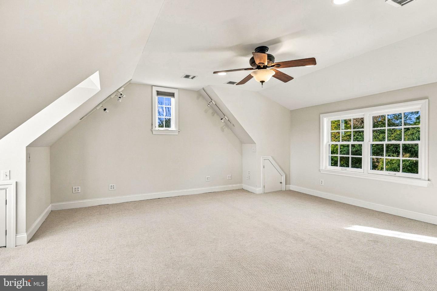 237 Highland Ave Property Photo 36