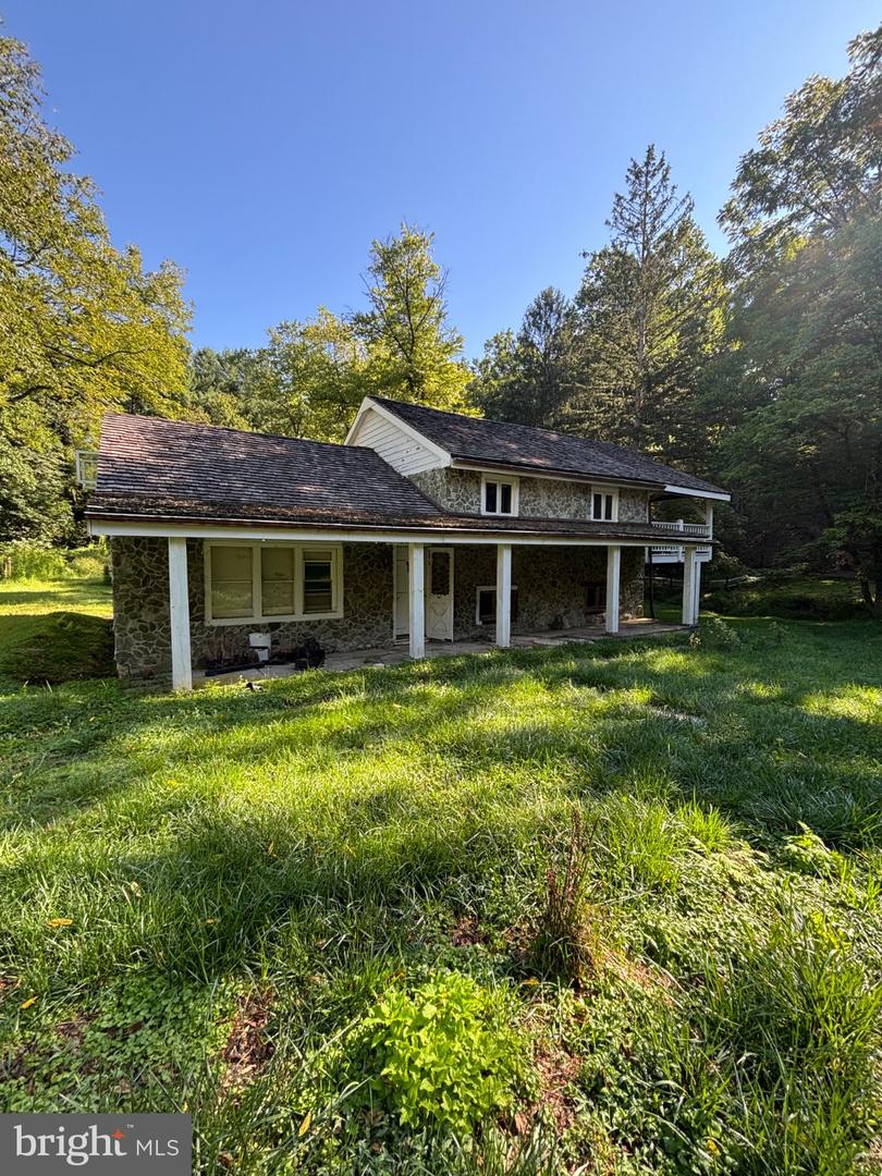 301 CORRINE RD Property Photo 1