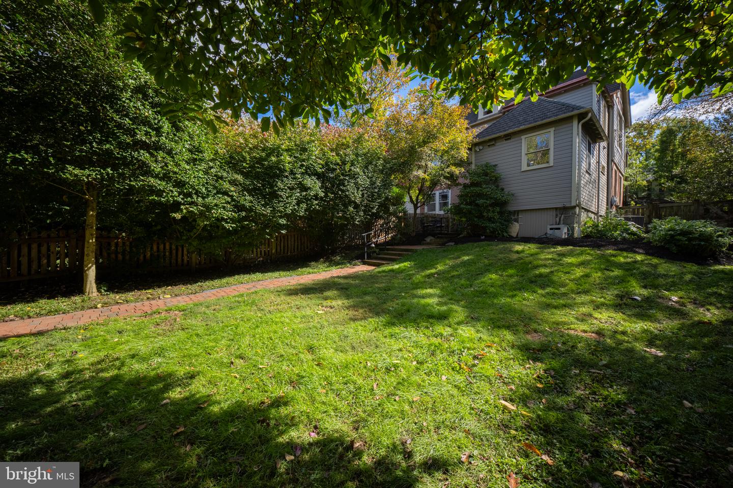 141 E Marshall St Property Photo 39
