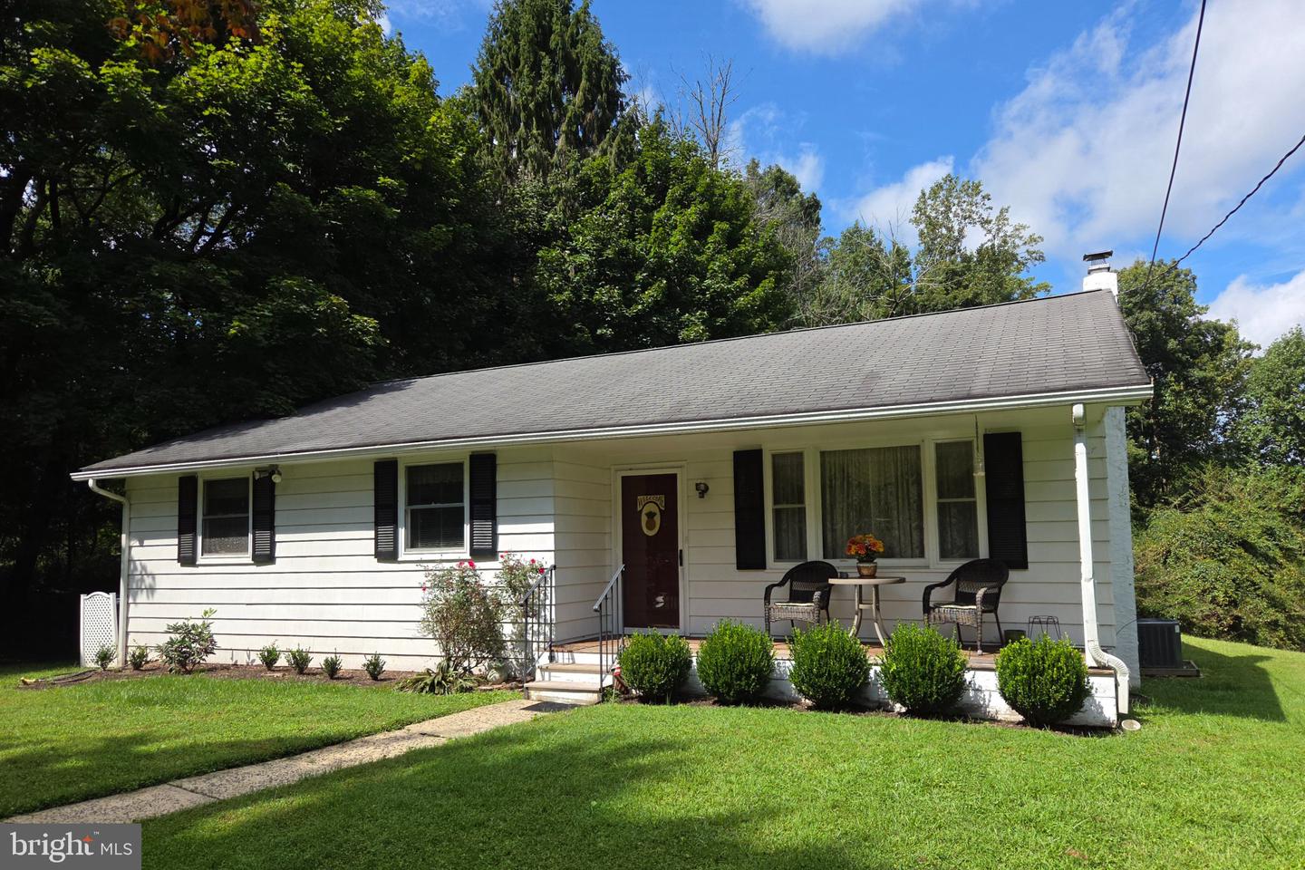 1851 Hickory Hill Rd Property Photo 1