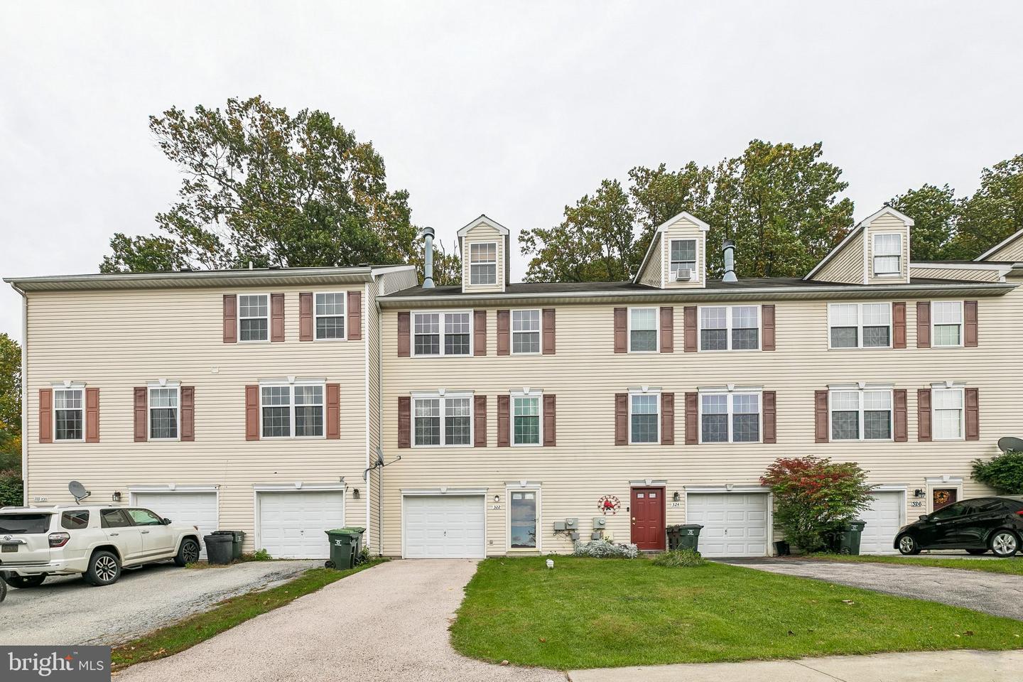322 ELIOT CIR