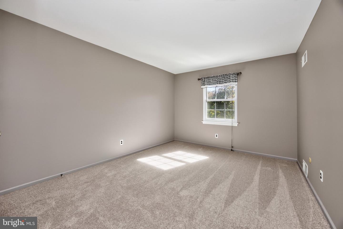 135 Lampeter Ct Property Photo 21