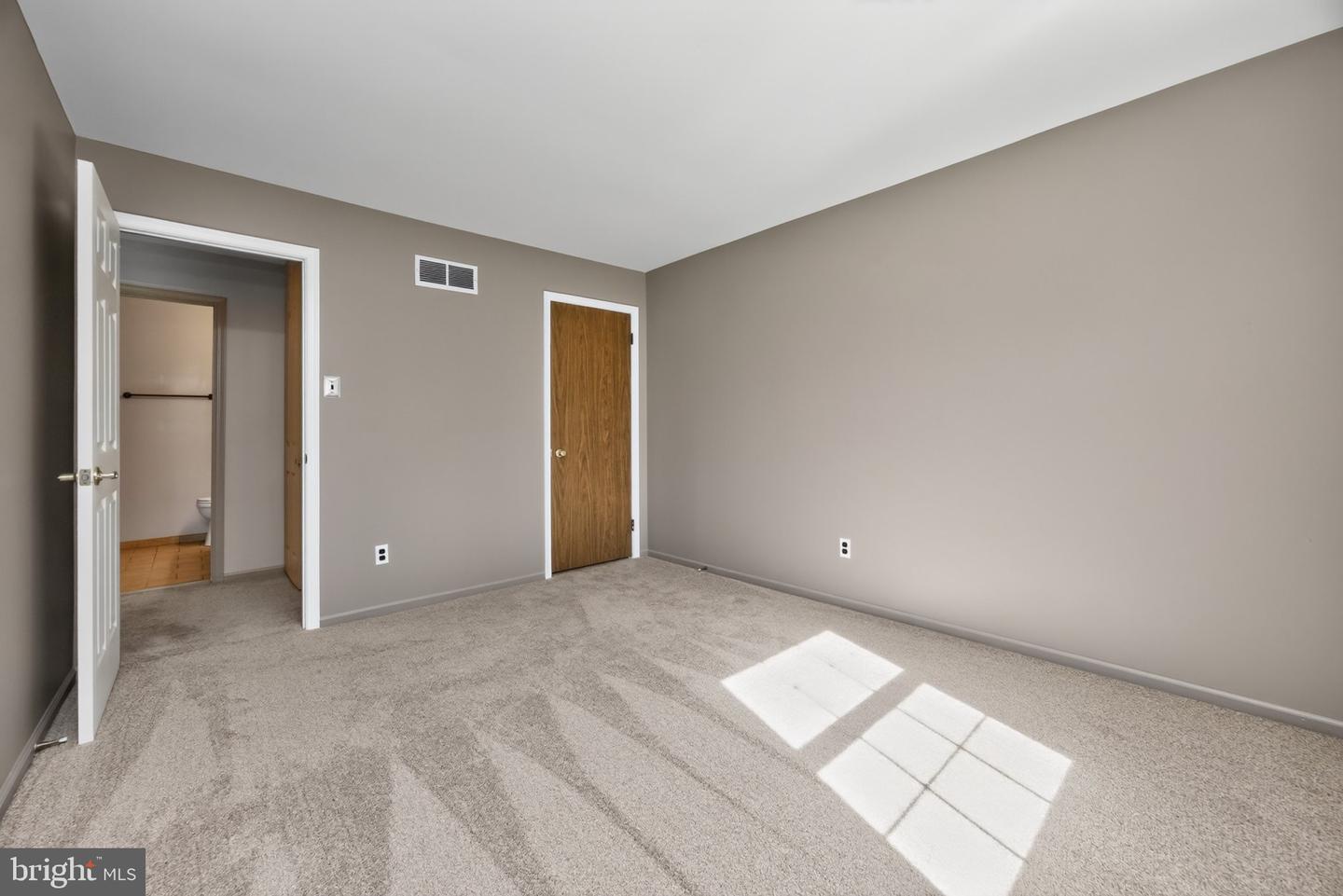 135 Lampeter Ct Property Photo 22
