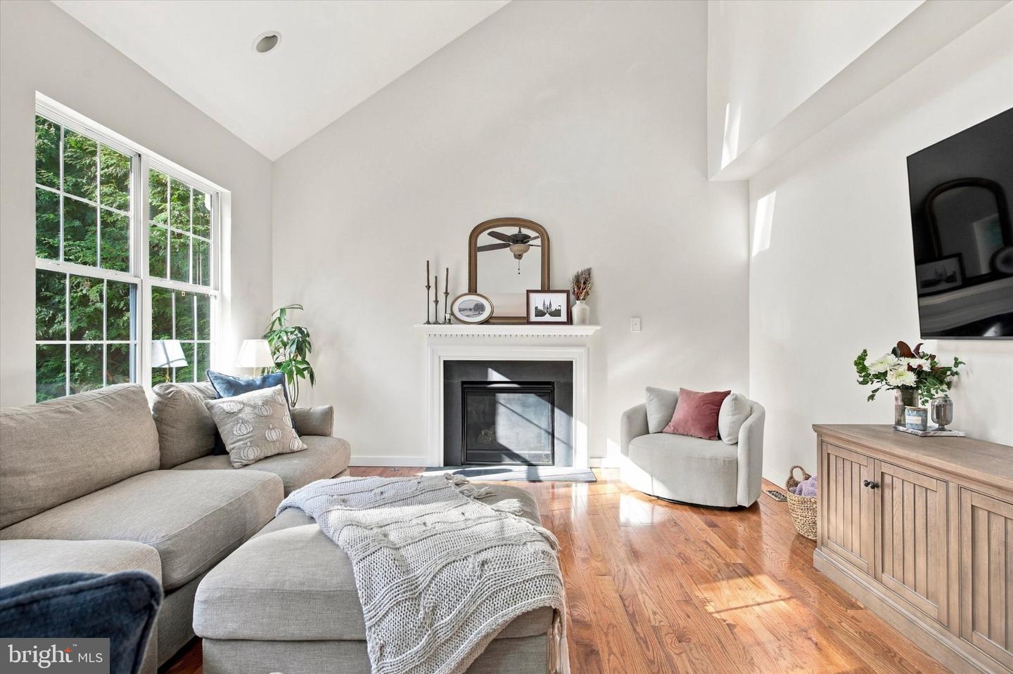 3228 Silbury Hl Property Photo 8