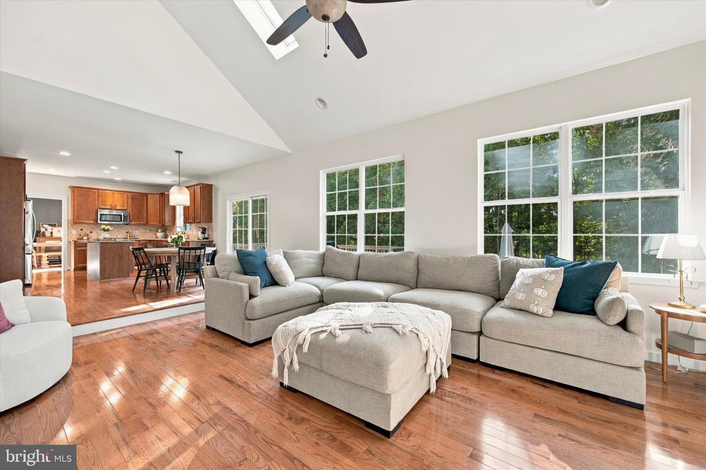 3228 Silbury Hl Property Photo 9