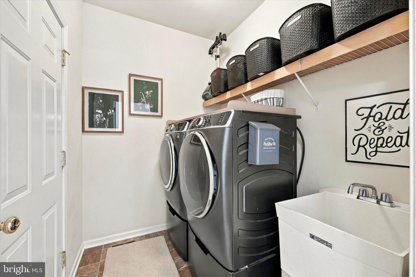 3228 Silbury Hl Property Photo 16