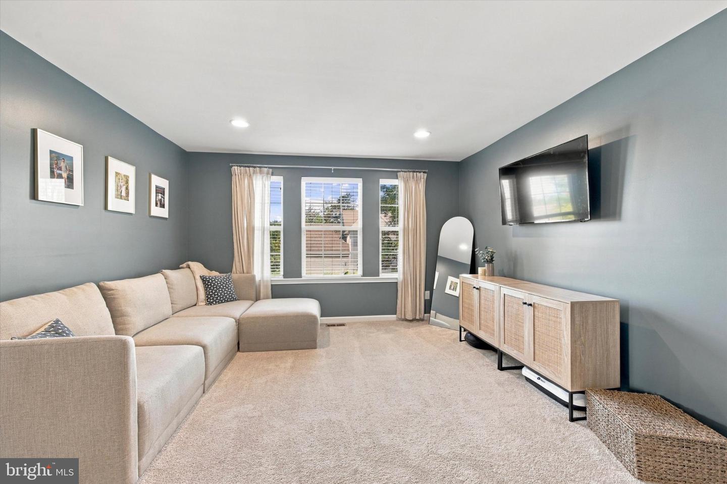 3228 Silbury Hl Property Photo 18