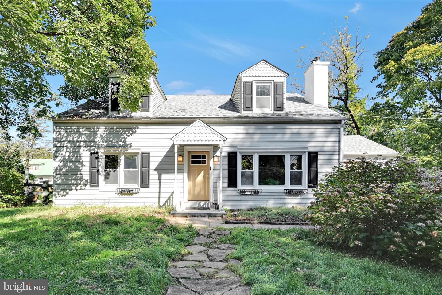 2211 STRASBURG RD