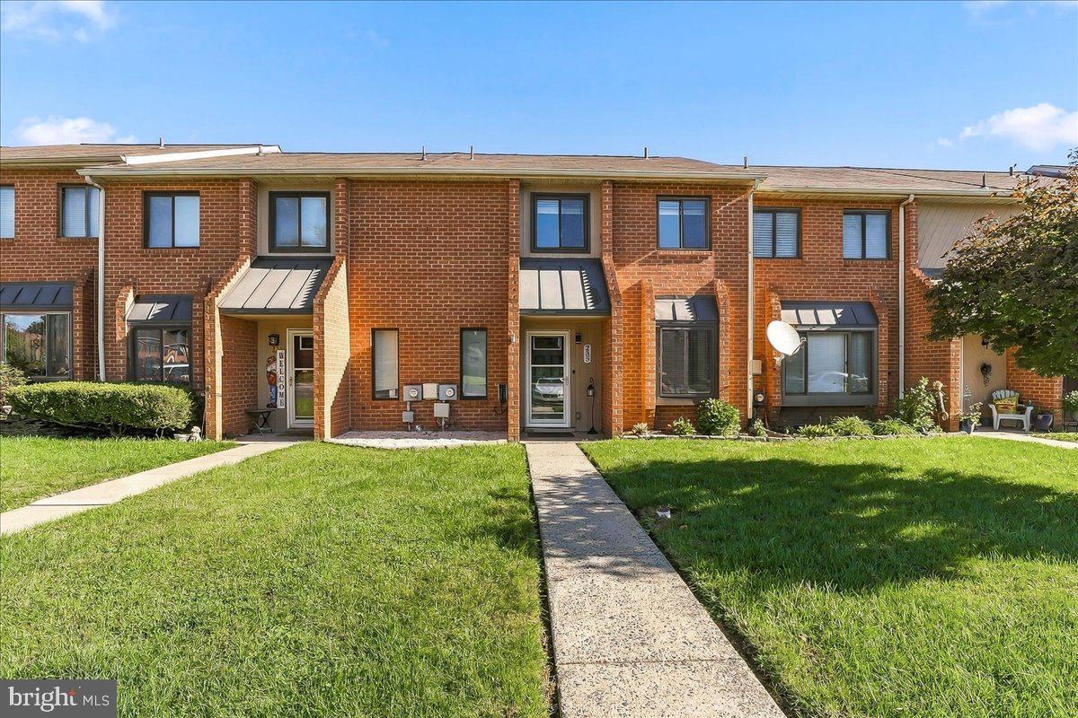 235 TOWYN CT Property Photo 1
