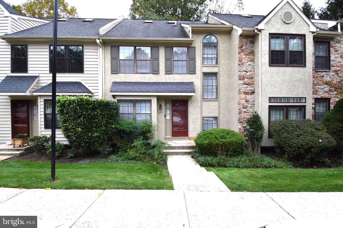 1490 Conifer Dr Property Photo 1