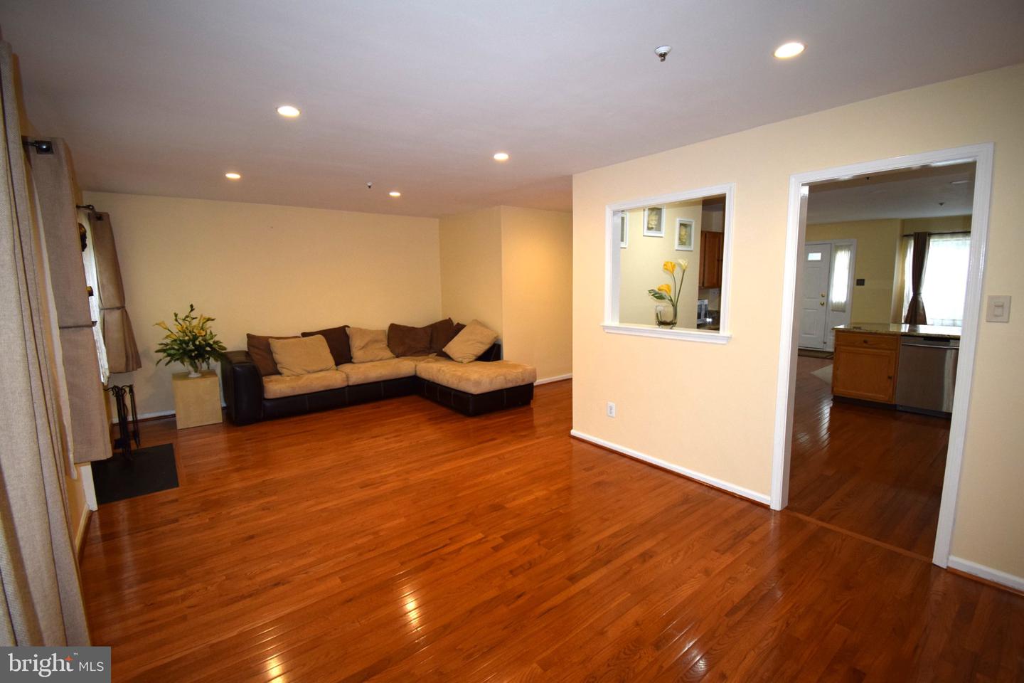 1490 Conifer Dr Property Photo 4