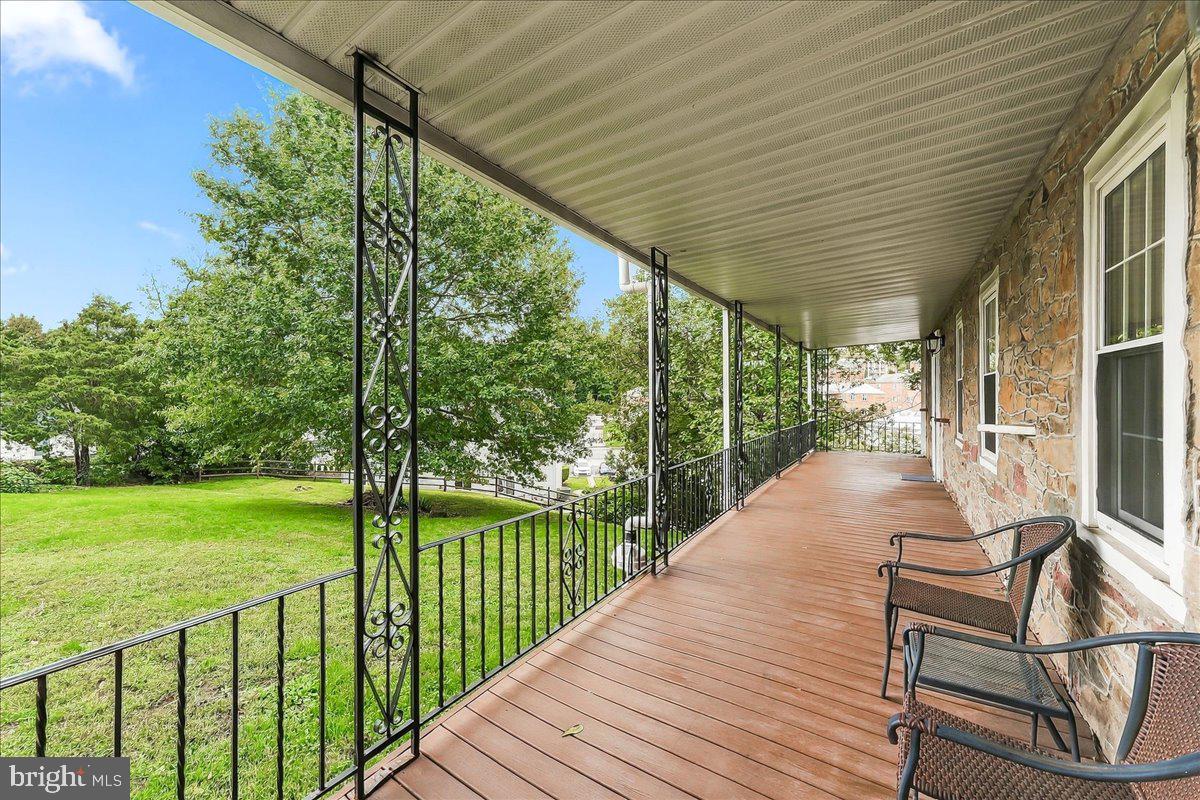 238 BROWN ST Property Photo 1
