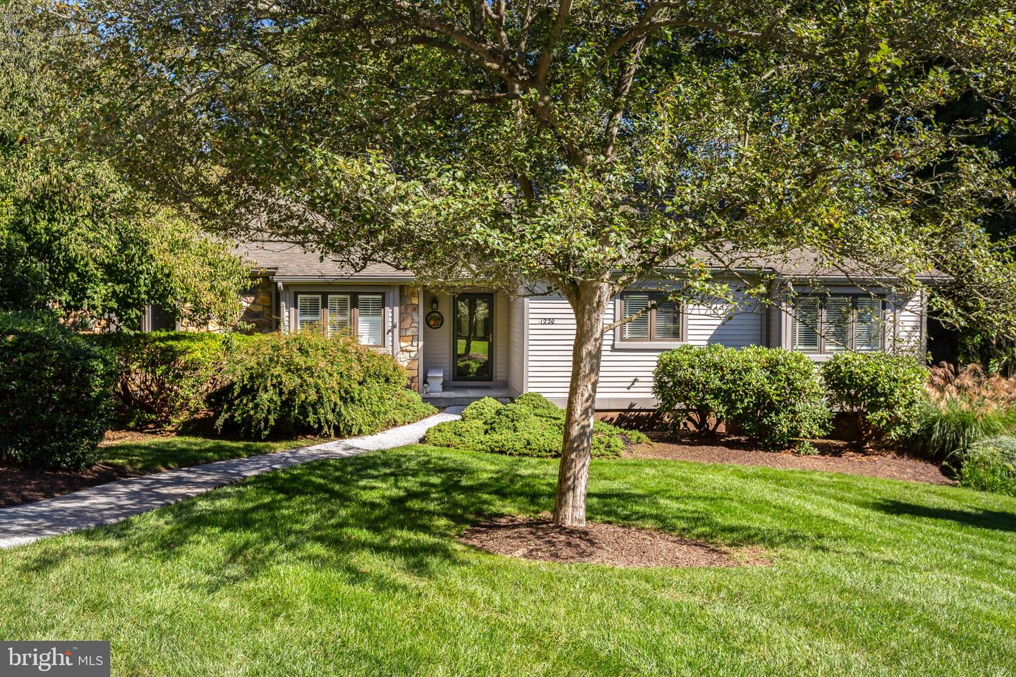 1220 Princeton Ln Property Photo 1