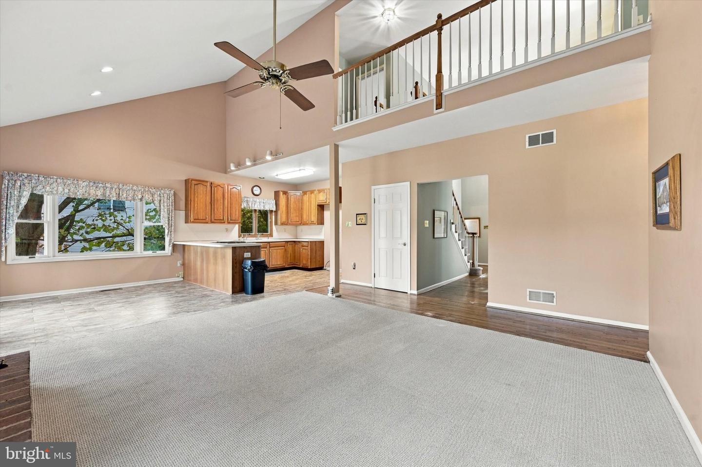 468 Creekside Dr Property Photo 6