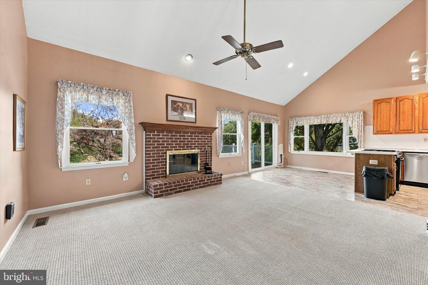 468 Creekside Dr Property Photo 7