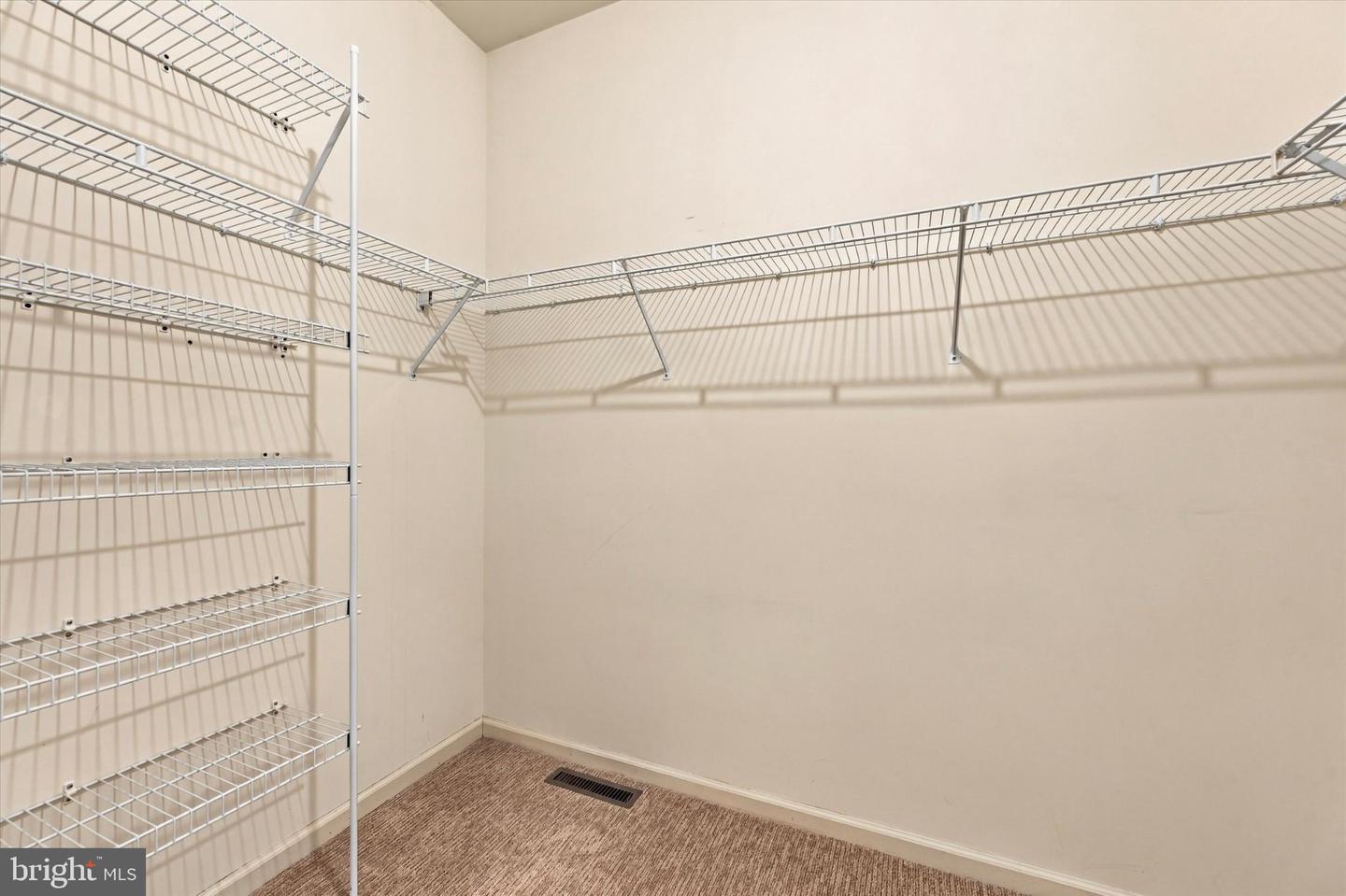 468 Creekside Dr Property Photo 16