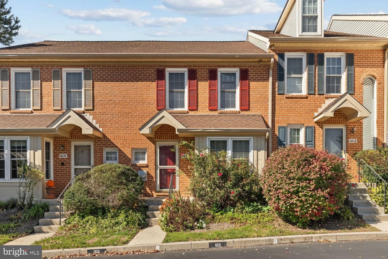1611 GENERAL HOWE DR