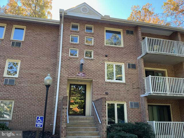 300 Campbell Cir #f-7 Property Photo 1