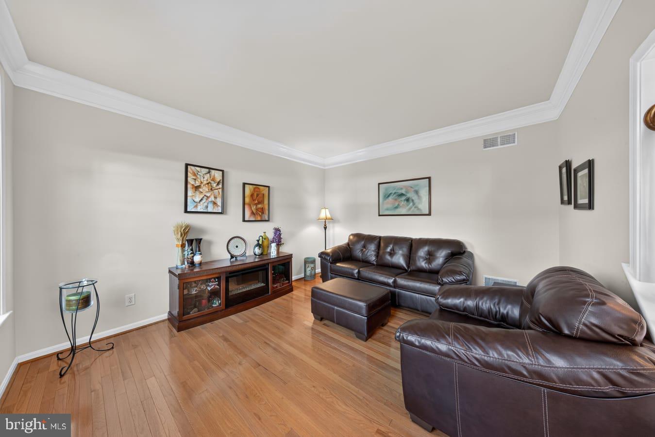 15 Windsor Ct Property Photo 10
