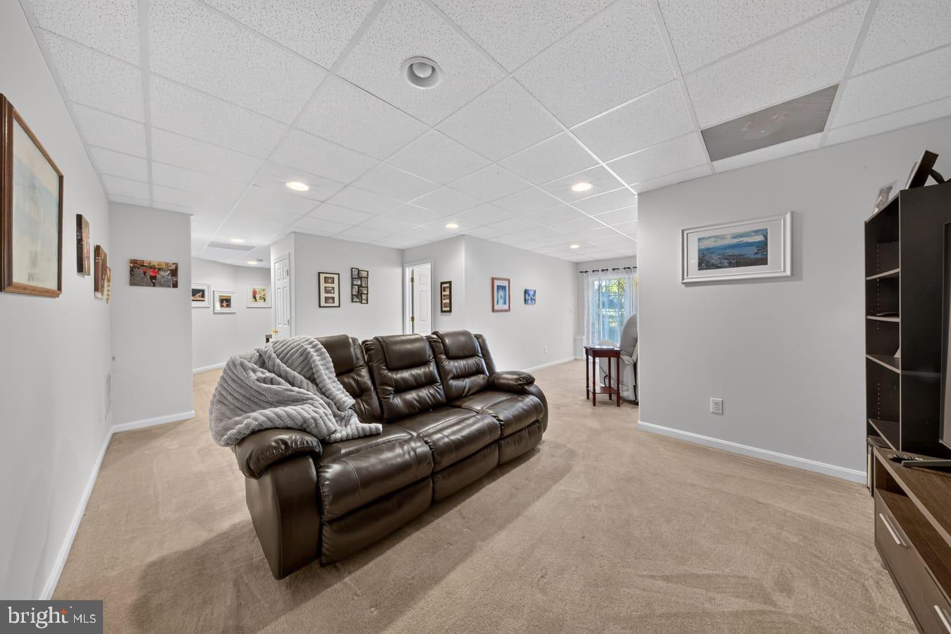 15 Windsor Ct Property Photo 75