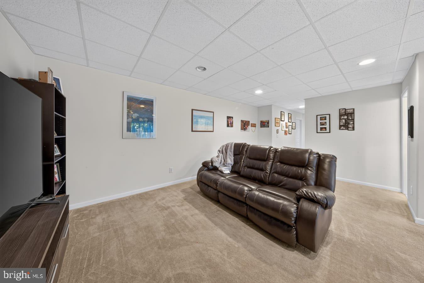 15 Windsor Ct Property Photo 76