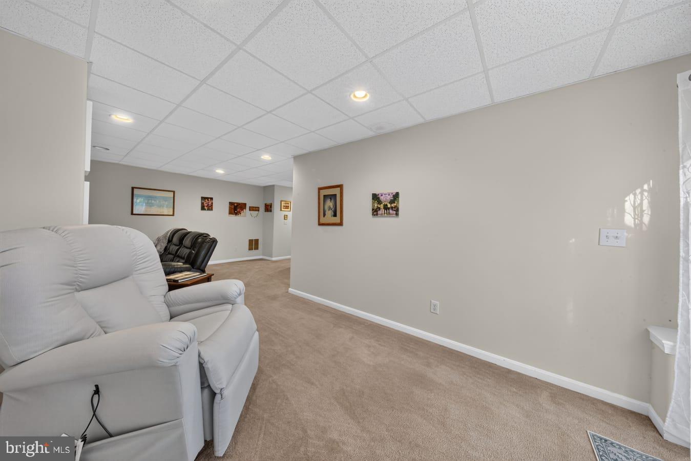 15 Windsor Ct Property Photo 79